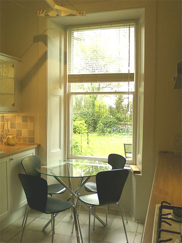 The fully fitted kitchen